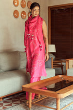 Load image into Gallery viewer, Pink Russain Floral Print Spaghetti Set With Stole