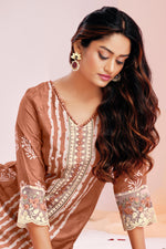 Load image into Gallery viewer, Peach Pure Moga Silk Embroidery And Batik Print Salwar Suit
