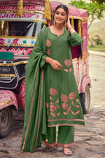 Load image into Gallery viewer, Luxury Muslin Silk Applique Patchwork Festive Wear Salwar Suit