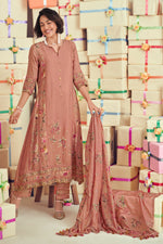 Load image into Gallery viewer, Peach Pure Checks Muslin Silk Digital Printed Patch Work Suit
