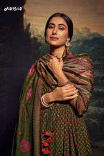 Load image into Gallery viewer, Pure Bemberg Silk Digital Print Function Wear Salwar Suit In Green Color