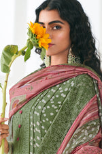 Load image into Gallery viewer, Green Color Pure Moga Silk Digital Print Long Straight Cut Salwar Suit
