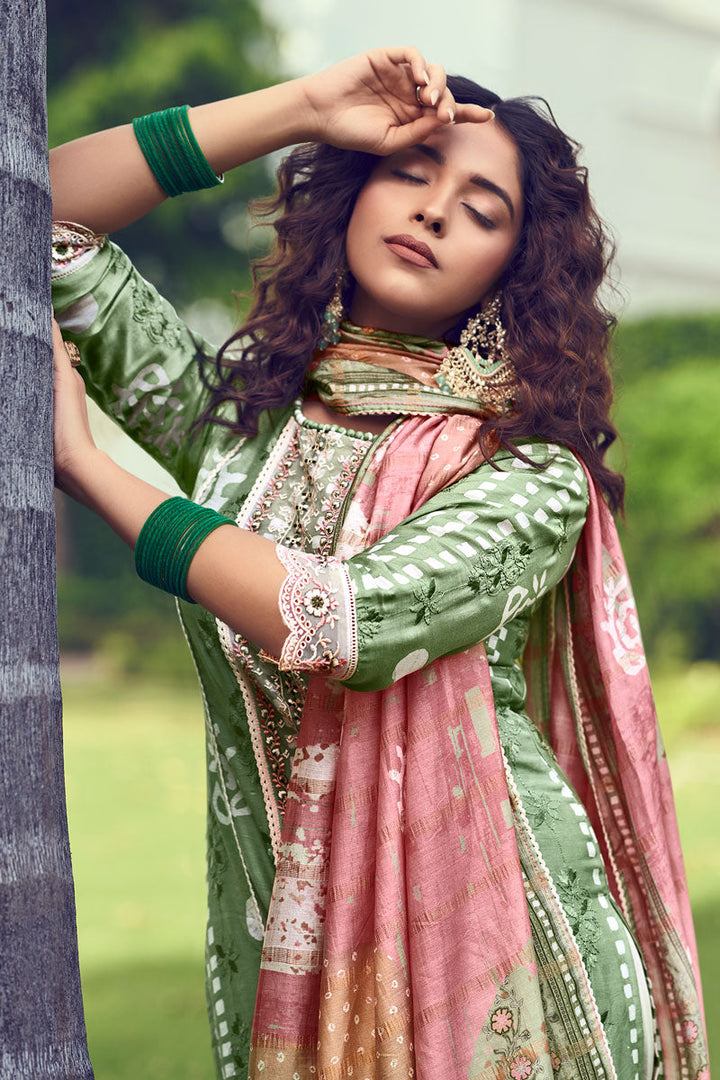 Green Lustrous Splendor Moga Silk Salwar Suit